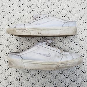 Vintage Nike Womens White Leather Casual Slip On Mule Clog Shoes